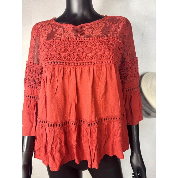 Taylor & Sage shirt with floral prints and lace and crochet Red Sz S‎ - Picture 2 of 11